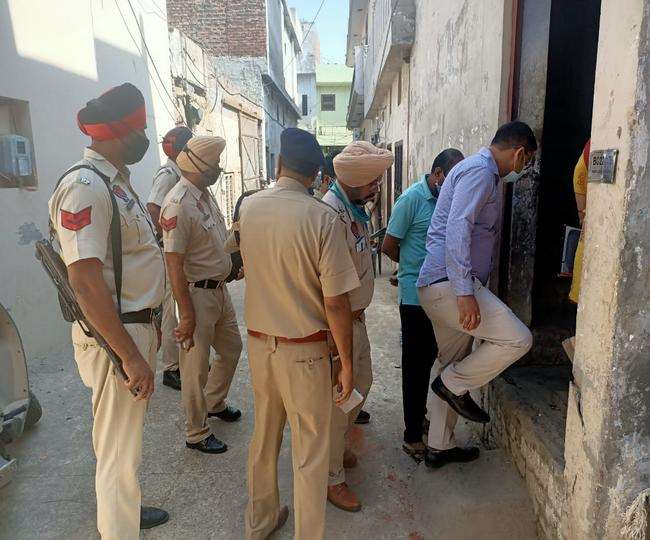 जालन्धर पुलिस ने लुधियाना के चेत सिंह नगर में दबिश दे नशीली दवाओं का जखीरा बरामद किया