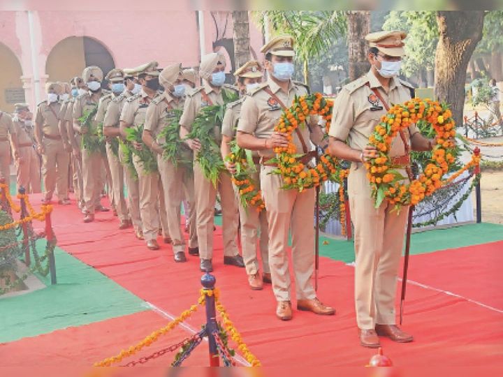 डीसी-सीपी समेत कई अफसरों ने शहीद हुए मुलाजिमों को श्रद्धांजलि दी