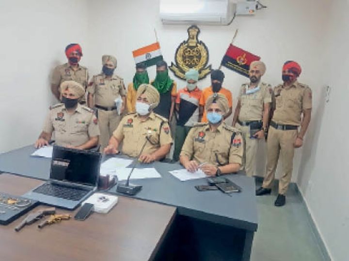 बिजली मीटर की जलती हरी लाइट, घर के बाहर पड़ा अखबार देख करते थे चोरी, छह गिरफ्तार