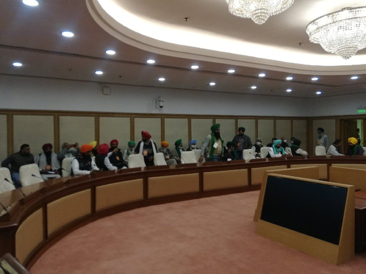 सरकार के साथ किसान संगठनों की बैठक शुरू