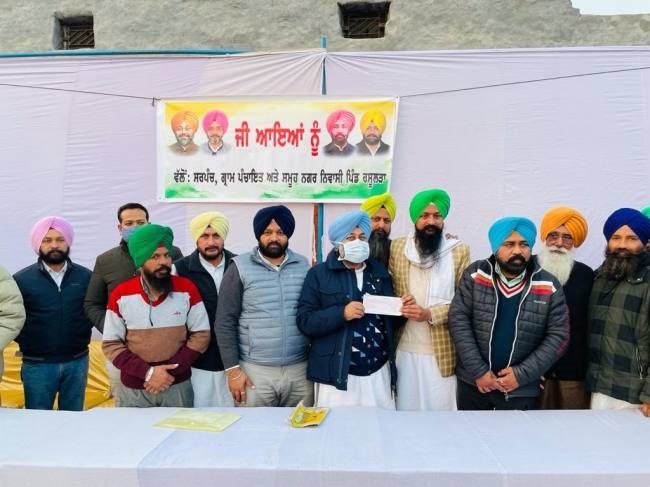 विधायक कोटली व चेयरमैन सोनी ने बांटे गांवों के विकास के चेक