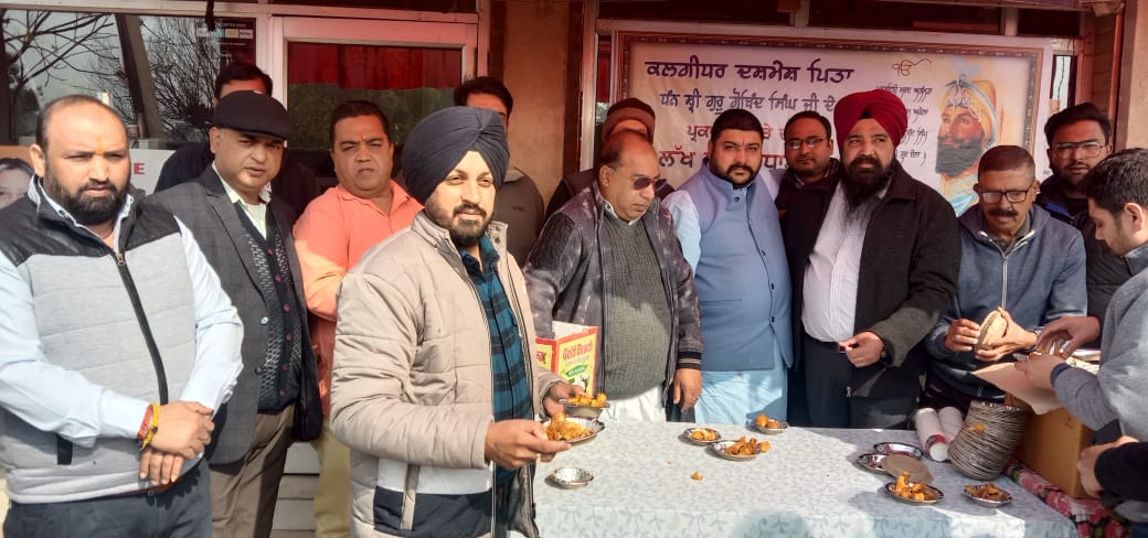 वार्ड न. 92 के पार्षद रॉकी भाटिया ने श्री गुरु गोबिन्द सिंह जी के प्रकाश पर्व पर सभी को बधाई दी