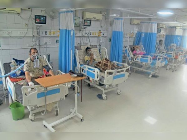 24 घण्टे में 412 संक्रमित, 11 मौतें, एक घंटे में आ रहे 17 केस