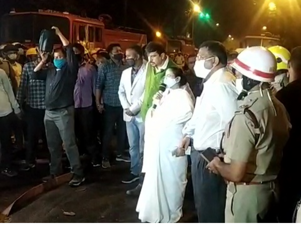 रेलवे की बिल्डिंग में आग लगने से 4 फायर फाइटर समेत 9 की मौत