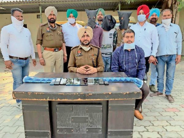 ऑटो गैंग के तीन बदमाशों को पुलिस ने गिरफ्तार कर 25 वारदाते की हल