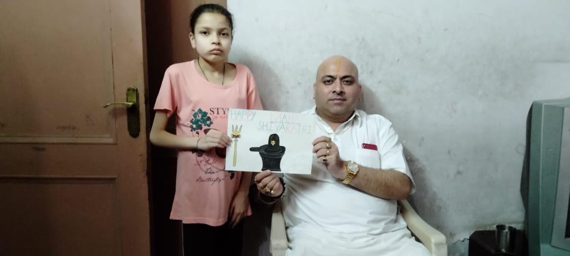 दीया मदान ने अपने हाथो से महादेव भोलेनाथ के शिवलिंग सवरूप बना भगवान् के प्रति अपनी श्रद्धा दर्शाई