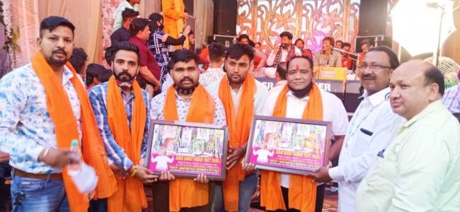 कुलवंत सिद्धू, गुरदीप सिंह गोशा, गोल्डी सभ्रवाल को काका बाबा ने किया सन्मानित