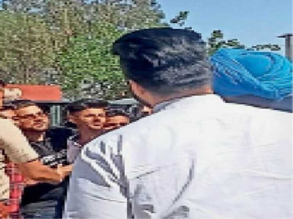 लुधियाना जेल में लाव-लश्कर ले पहुंचा सिंगर करण औजला