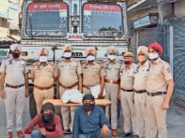 आरोपियों से 20 टन क्विंटल सरिया और ट्रक बरामद :