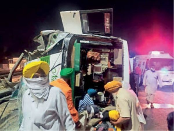 साहनेवाल हाईवे पर रात 10.30 बजे हादसा :