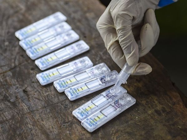 कोरोना नियमों के उल्लंघन पर रूबल चिकन, अमर स्वीट्स समेत 10 पर पर्चा