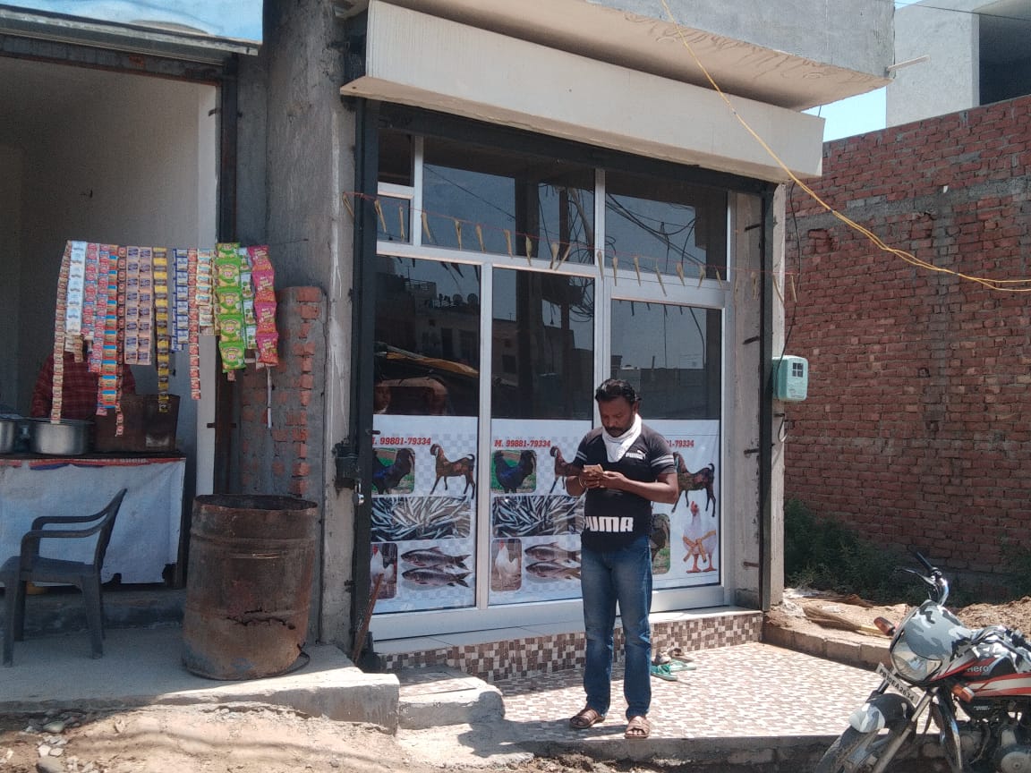 मंदिर नजदीक मीट की दुकान बंद करने की शिकायत जगत पुरी चौंकी दी : अतुल कपूर, हर्ष बाहरी