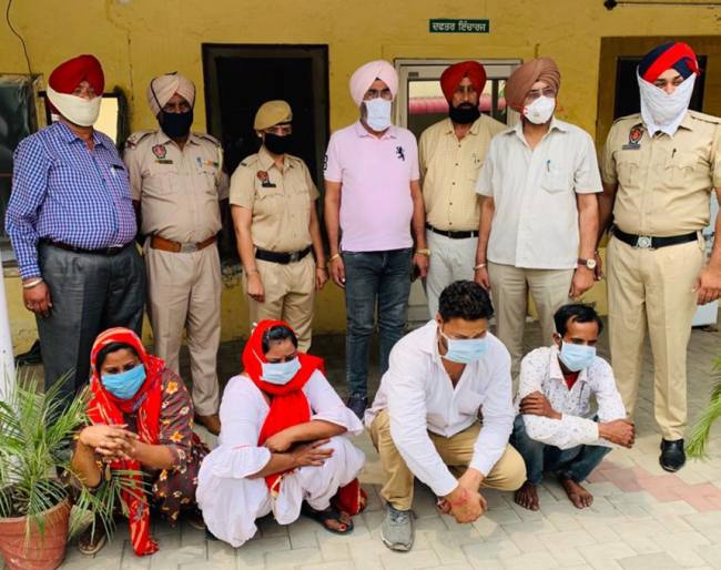 जाली पत्रकार और पुलिसकर्मी बनकर लोगों को लूटने वाला गिरोह काबू