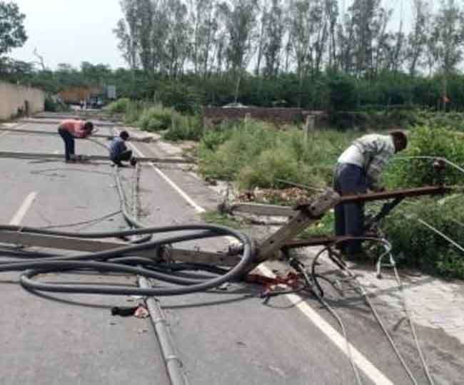 पंजाब में आंधी से उखड़े बिजली के 8000 पोल, 250 से अधिक ट्रांसफार्मर क्षतिग्रस्त