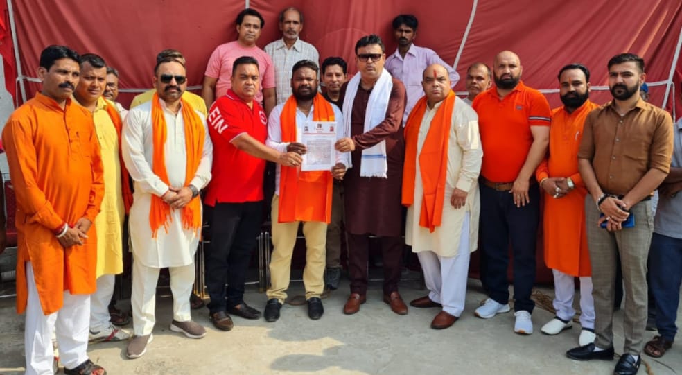 बे सहारा गौ के रख रखाव की मांग को लेकर नगर निगम कमिश्नर मेयर व एम एल ए का धेराव करेगी शिव सेना पंजाब : अरविन्द वालिया