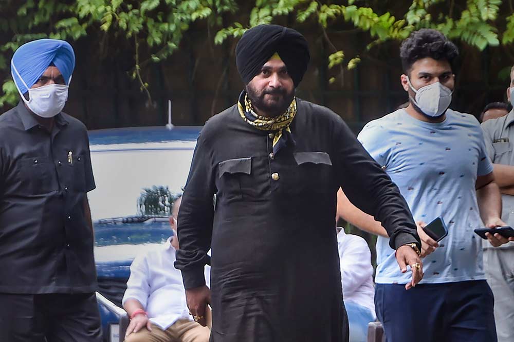 पंजाब कांग्रेस में घमासान : सोनिया गांधी-सिद्धू की बैठक खत्म