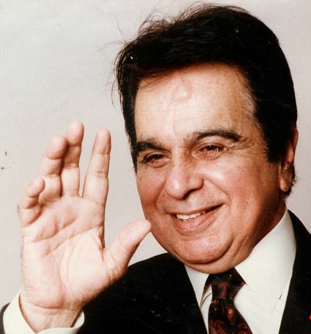 बॉलीवुड के दिग्गज अभिनेता का 98 साल की उम्र में निधन