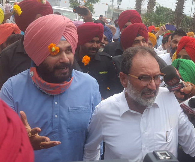 पंजाब कांग्रेस में घमासान जारी : सिद्धू विधायक जलालपुर के घर बंद कमरे में बैठक के बाद पहुंचे खन्ना