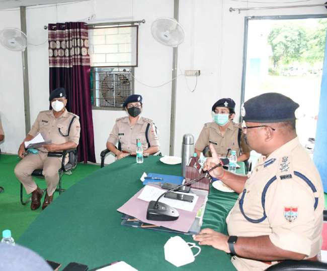 उत्तराखंड की सीमा पर कांवड़ यात्रियों को घुसने पर पुलिस द्वारा रोक
