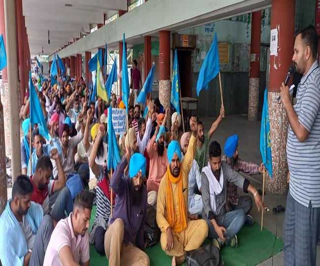 हरियाणा में किसानाें के धरने से लुधियाना में यात्री रहे परेशान