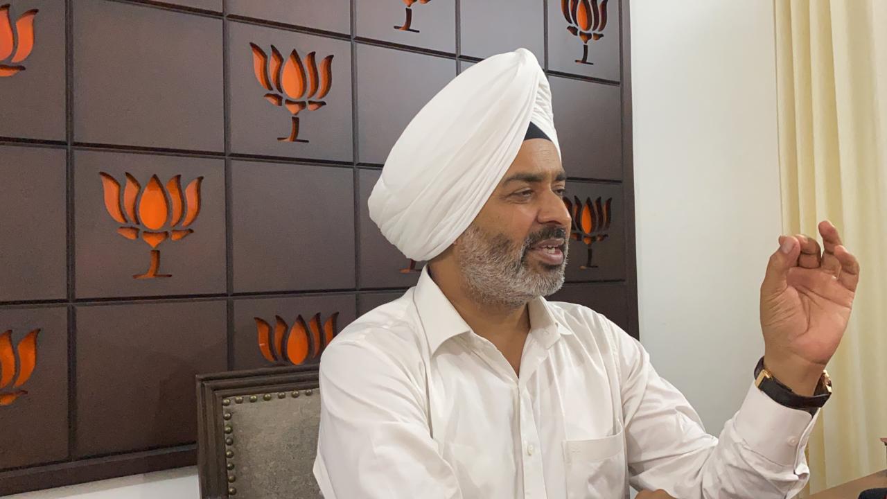 कांग्रेसी कुर्सियों की सीटो को लेकर आपस में उलझे,पंजाब हुआ बेघर : एडवोकेट बिक्रम सिंह सिद्धू