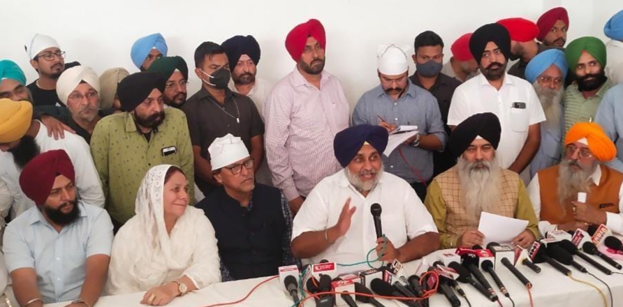 सुखबीर बादल बोले- कांग्रेस का बायकाट करें पंजाबी : पेट्रोल और डीजल की कीमतें तुरंत घटाए पंजाब सरकार