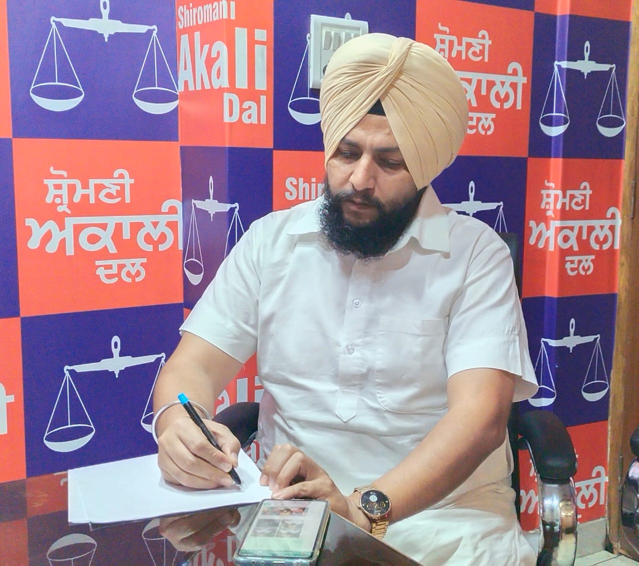 कपिल शर्मा रवनीत सिंह बिट्टू को अपने कॉमेडी शो में आमंत्रित करे : गुरदीप गोशा