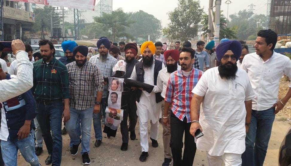 युवा अकाली दल ने जलाया जगदीश टाइटलर का पुतला