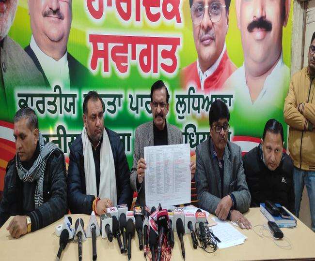 विधायक राकेश पांडे ने कांग्रेसियाें काे फर्जी तरीके से पंजाब निर्माण फंड के चेक बांटे : अनिल सरीन