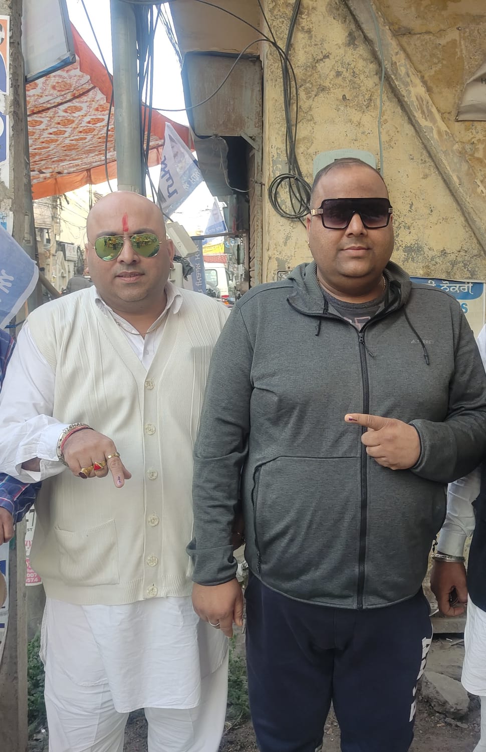 शिवसेना समाजवादी से एडवोकेट हनी भारद्वाज तथा विशाल मदान ने एक साथ डाला वोट