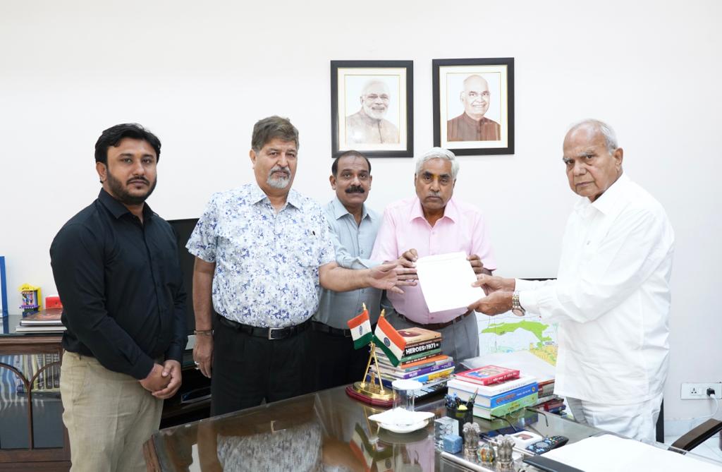 व्यापार मंडल ने पंजाब राज्यपाल से की मुलाकात : सुनील मेहरा