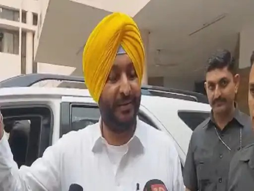 रवनीत बिट्‌टू ने एमएलए छीना की बंदूक वाली फोटो पर कसा तंज