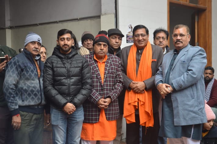 हर हर महादेव के जयकारों के साथ गूंज उठा शिव मंदिर गऊघाट