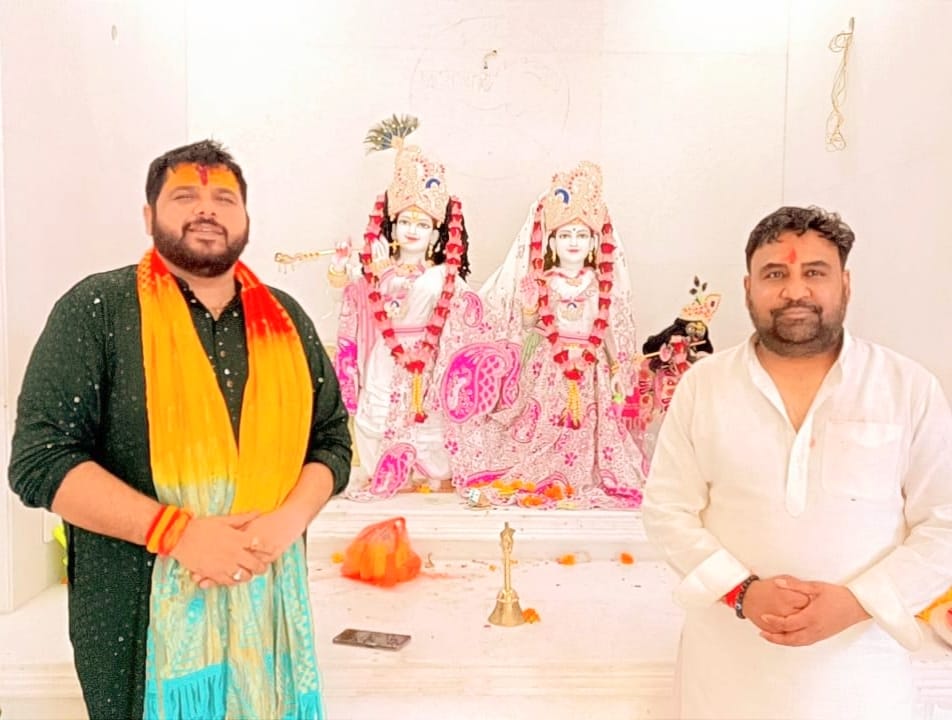 मंदिर में भगवान श्री लक्ष्मी नारायण जी व श्री राधा गोविंद जी की हुई मूर्ति स्थापना